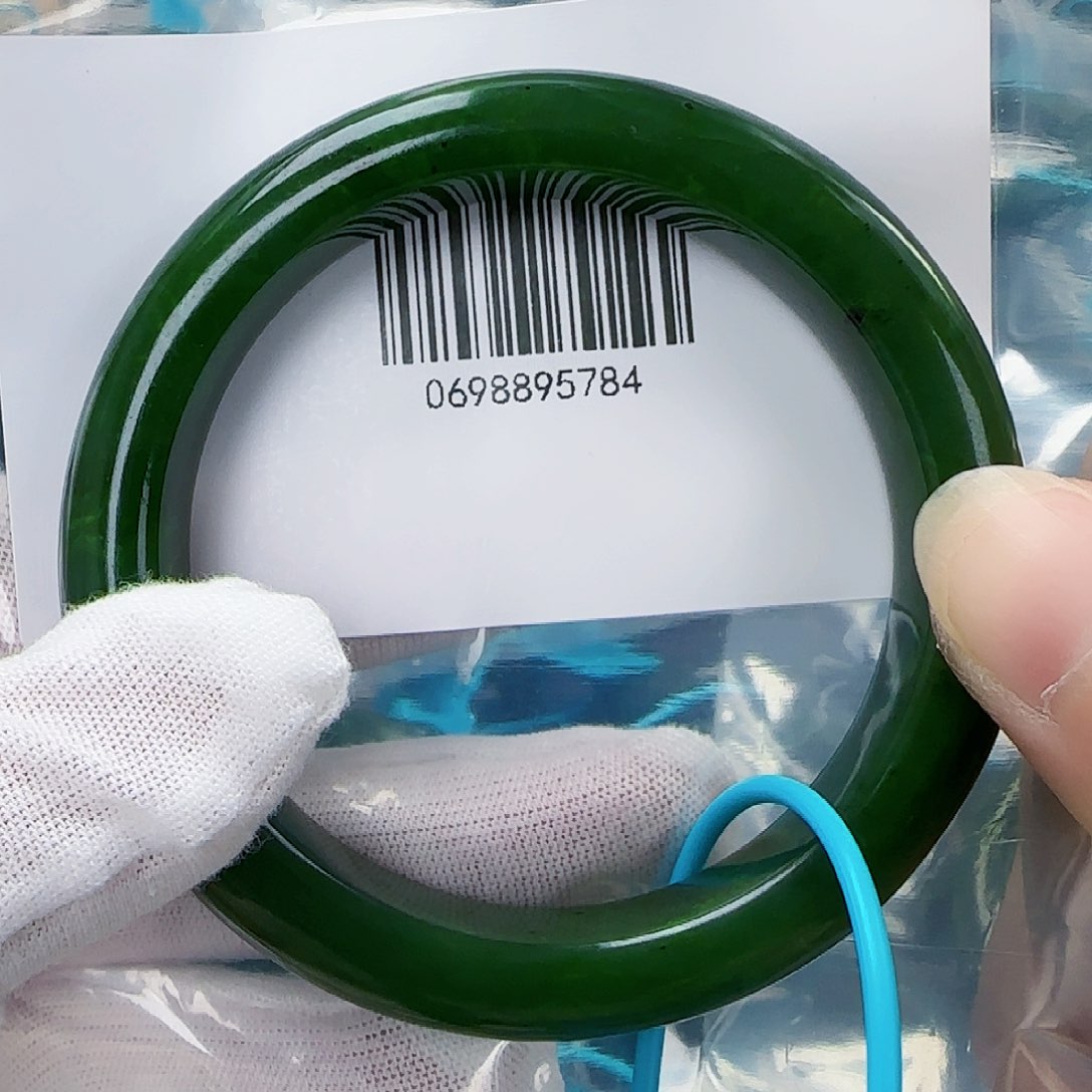 和田玉（碧玉）手镯未镶嵌55微瑕