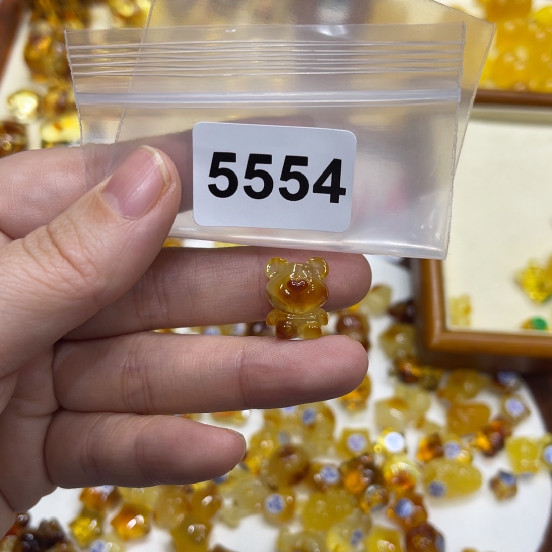 琥珀珠宝奇石未镶嵌