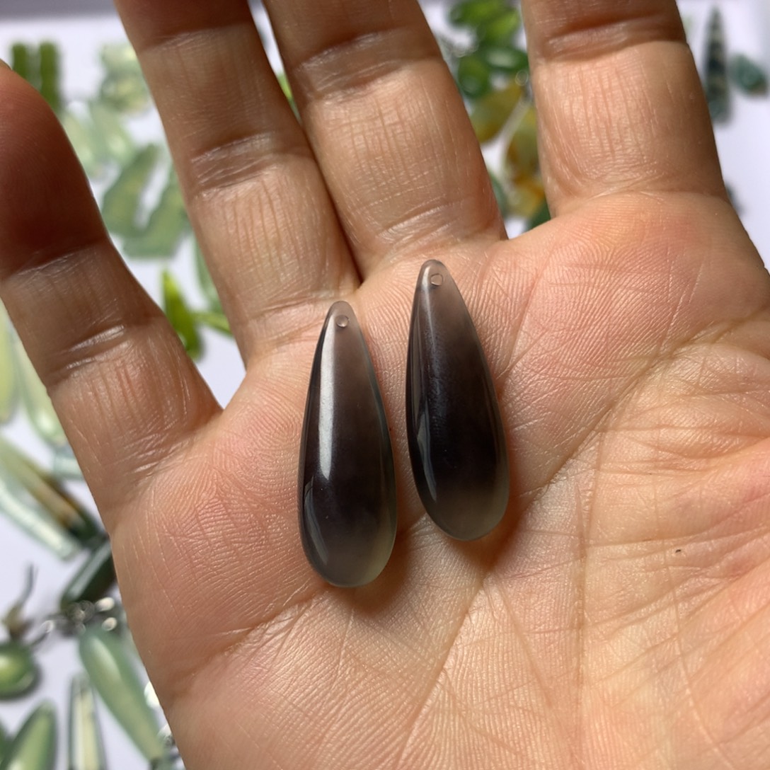 h***i蛇纹石玉未镶嵌耳坠