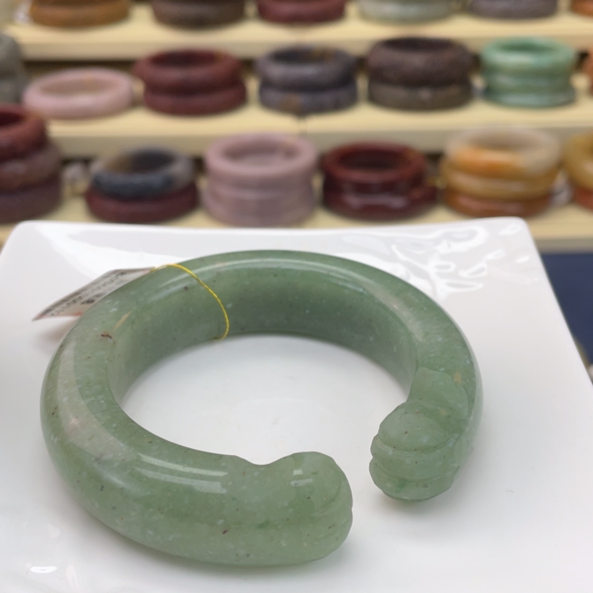 【闪购商品】石英质玉手镯未镶嵌