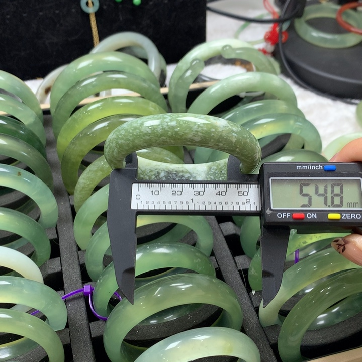 未镶嵌蛇纹石玉手镯33
