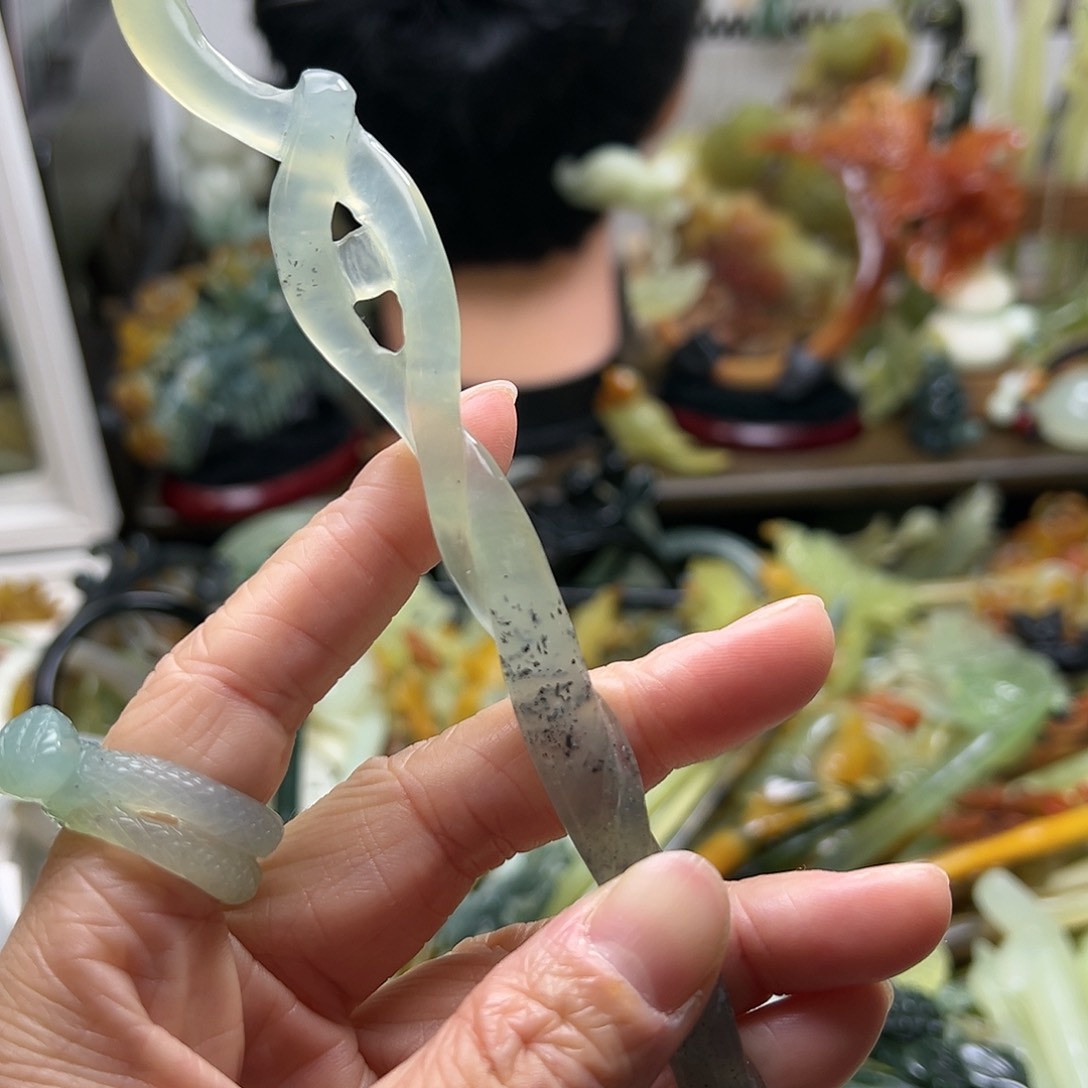 蛇纹石玉发饰合金瑕疵缘起