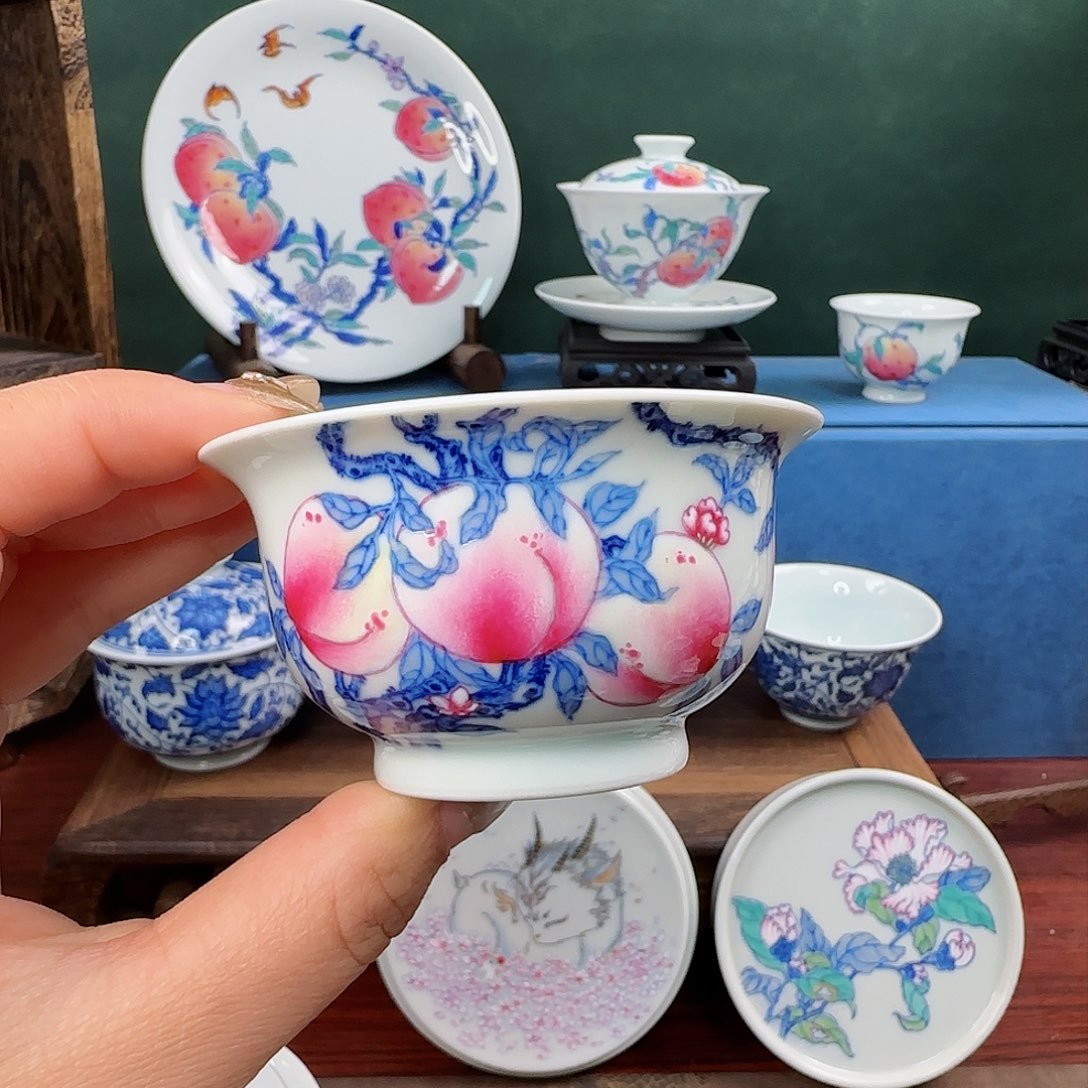 景德镇青花斗彩桃子