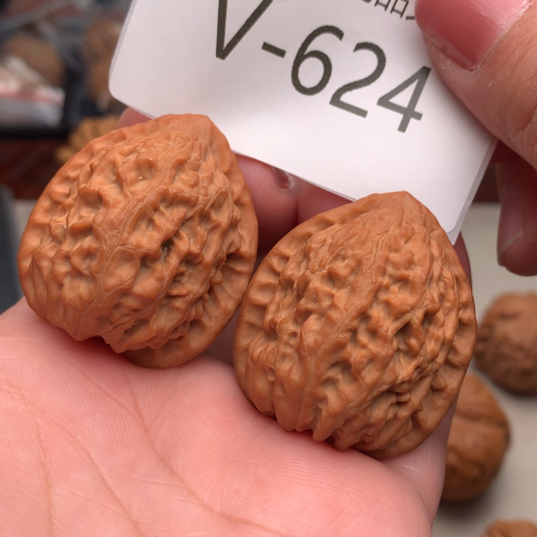 文玩核桃把件35金牛………