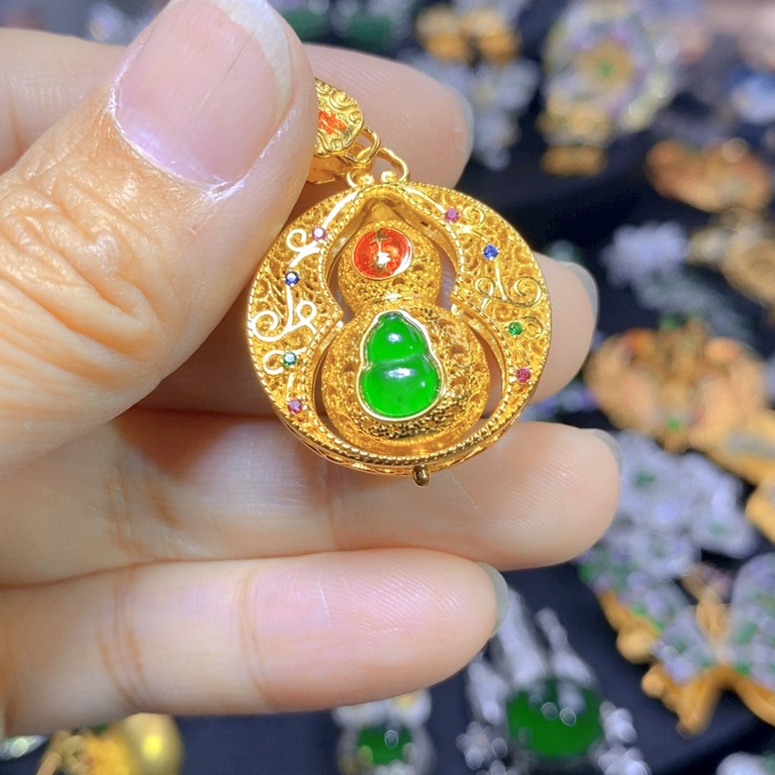 翡翠耳钉银S925镶嵌天然翡翠