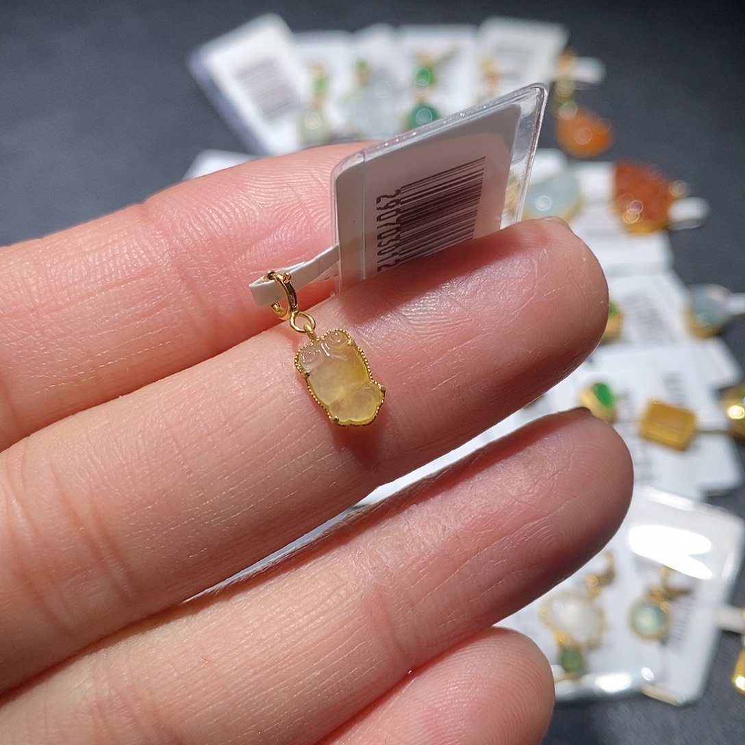 翡翠18K金镶嵌吊坠(不含链)