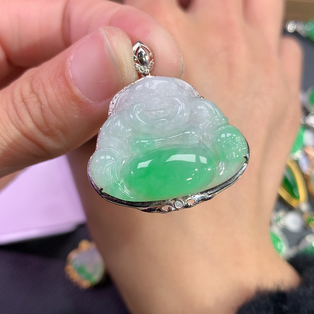 翡翠吊坠(赠链)18K金镶嵌珠