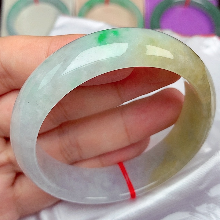 翡翠手镯未镶嵌58圈口