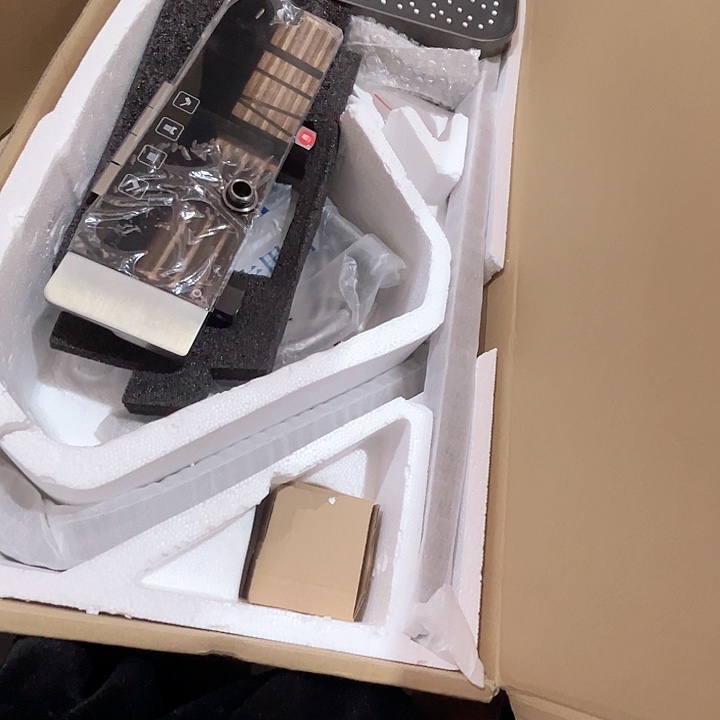 钢琴键花洒套装。 