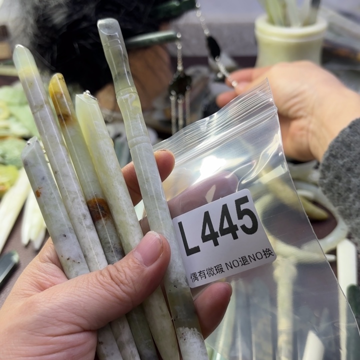 蛇纹石玉发饰合金鬼*