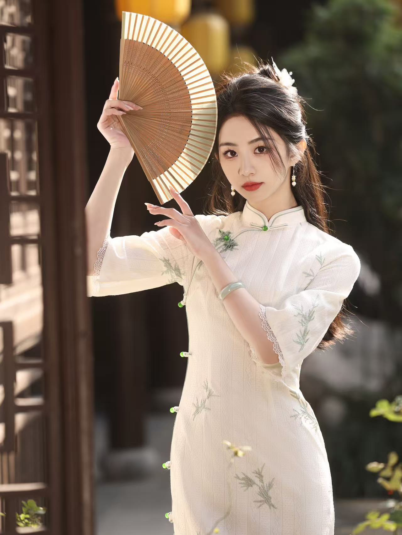 913 年轻款素雅民国风《恋蝶霜》旗袍
