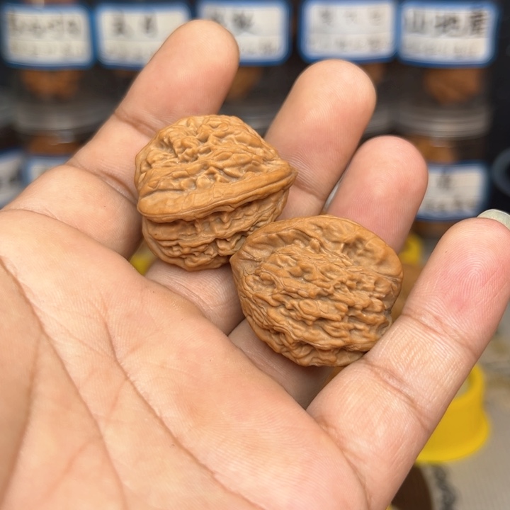 文玩核桃吊坠空虎头