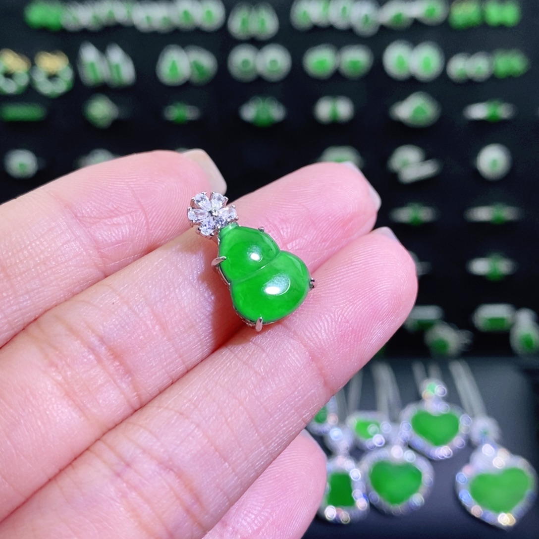 翡翠银S925镶嵌颈饰多样性