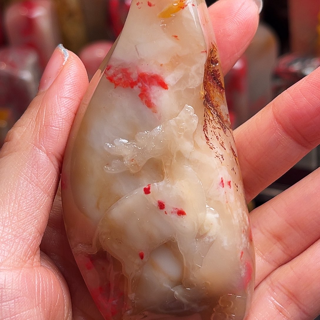 巴林石其他鸡血石手玩件
