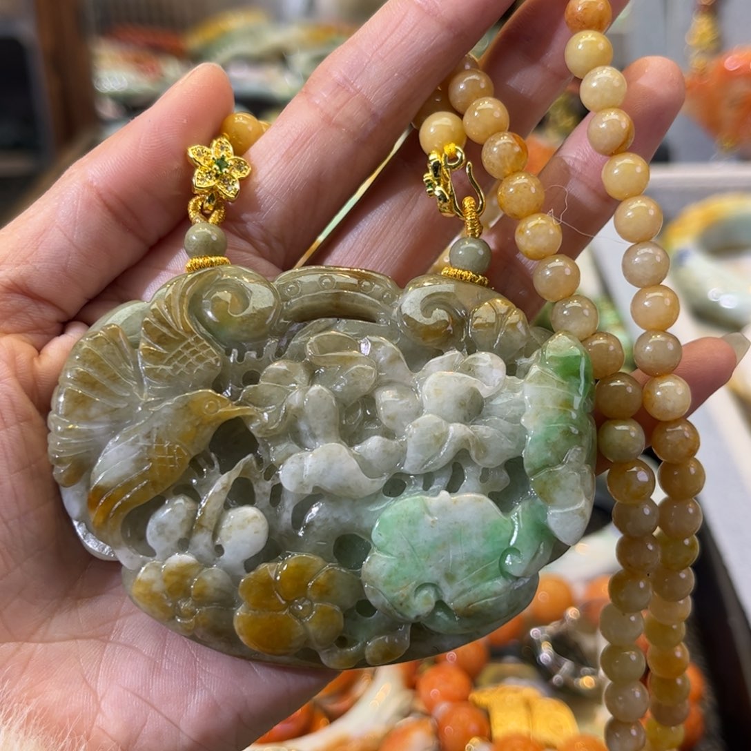 翡翠颈饰未镶嵌待编款