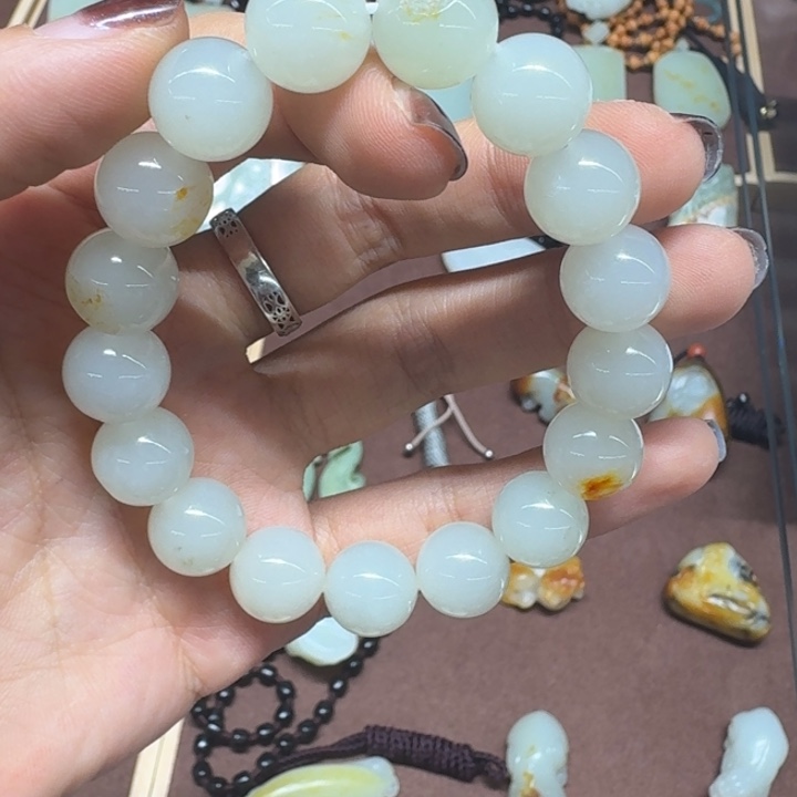 和田玉（糖玉）未镶嵌手链