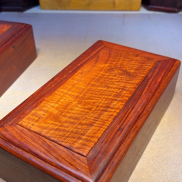 平***淡机关盒。             