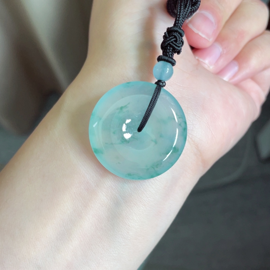 翡翠颈饰未镶嵌扣子