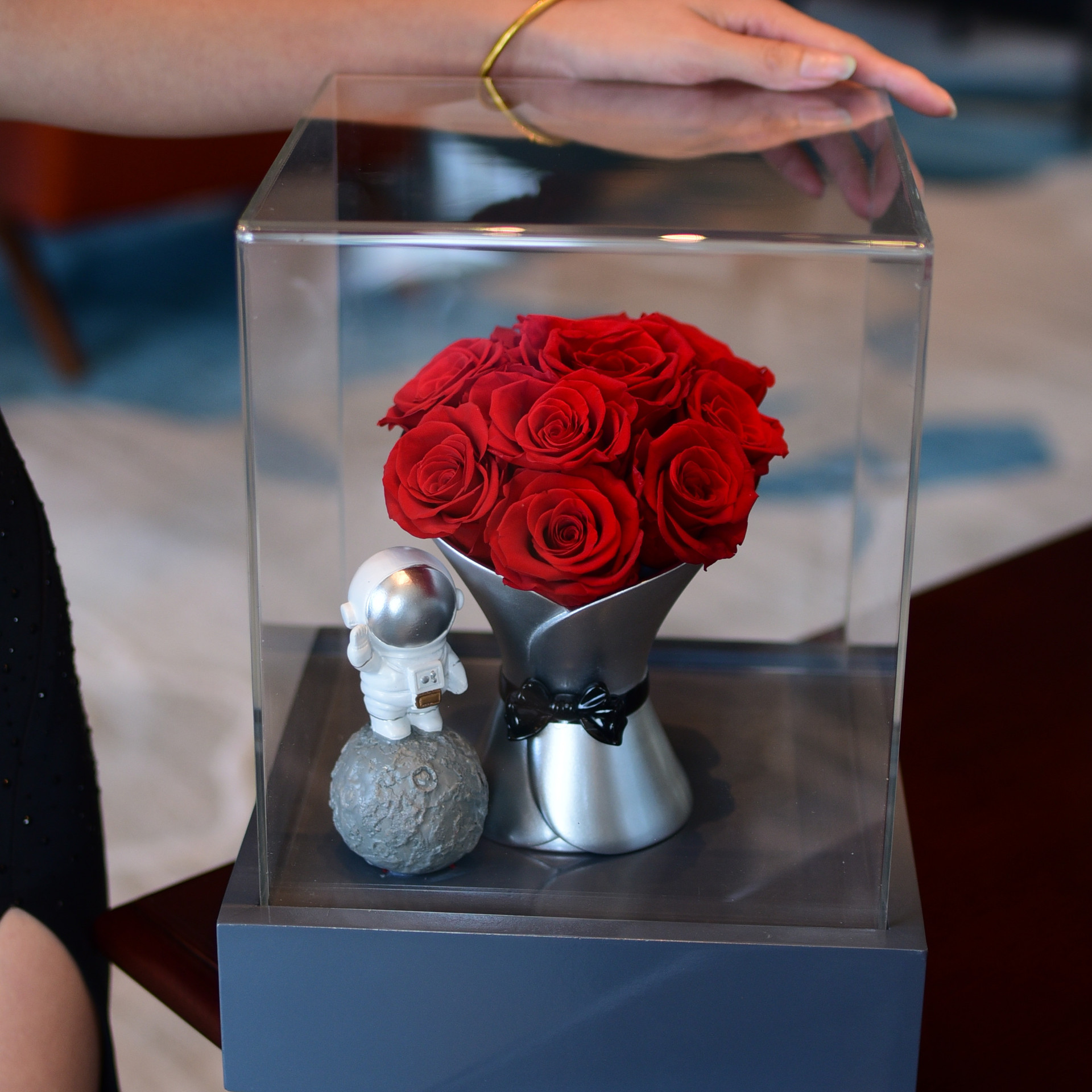 【少女】永生玫瑰花束亚克力礼盒手工制作七夕生日礼物稳稳手捧花