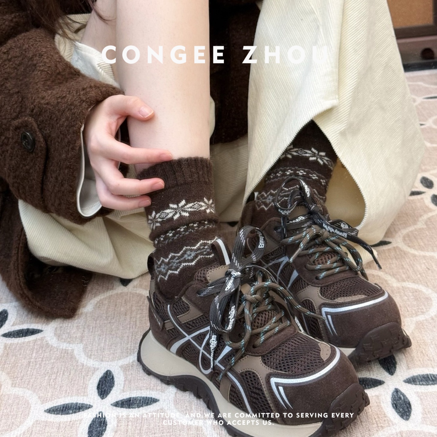 厚底圆头加绒休闲运动鞋2025冬季新款系带韩版时尚百搭阿甘鞋女