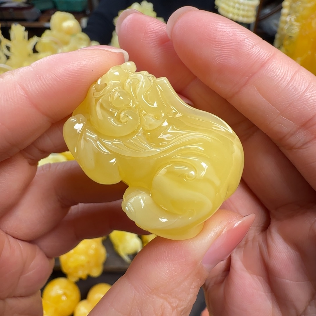 蜜蜡未镶嵌珠宝奇石