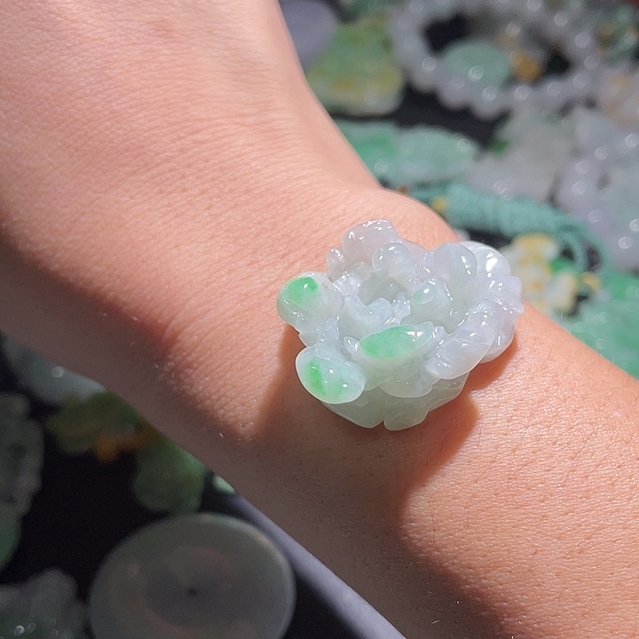 颈饰未镶嵌翡翠天