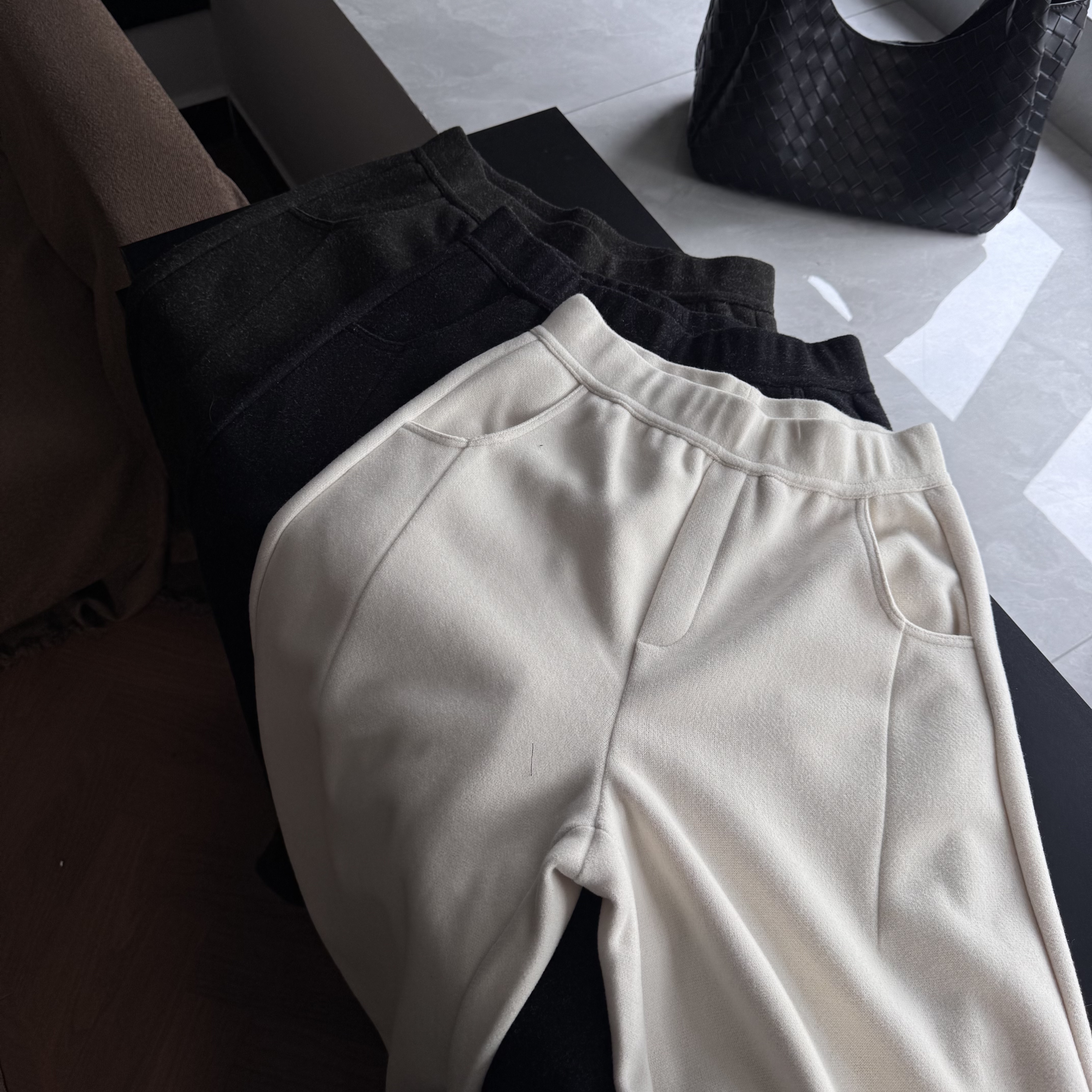 YUXI2025冬季新款韩版复古休闲风显瘦松紧腰弯刀裤女 