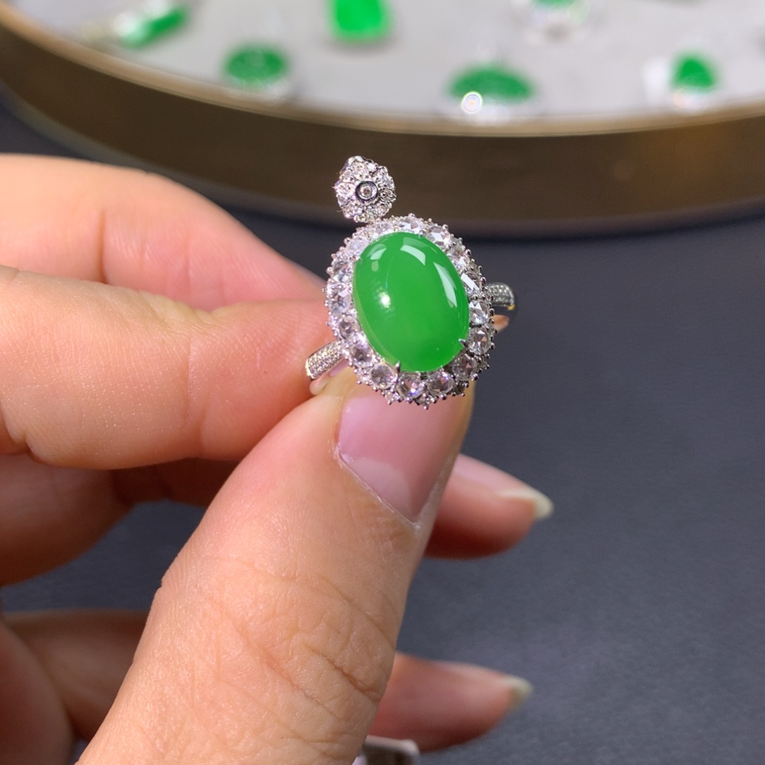 翡翠戒指18K金镶嵌翡翠