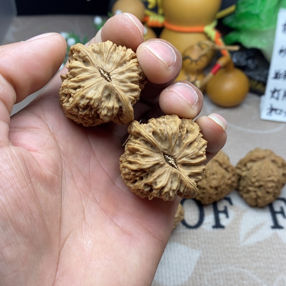 一***汁吊坠文玩核桃南疆