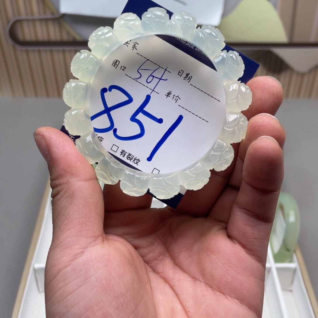 岫玉手镯手镯未镶嵌