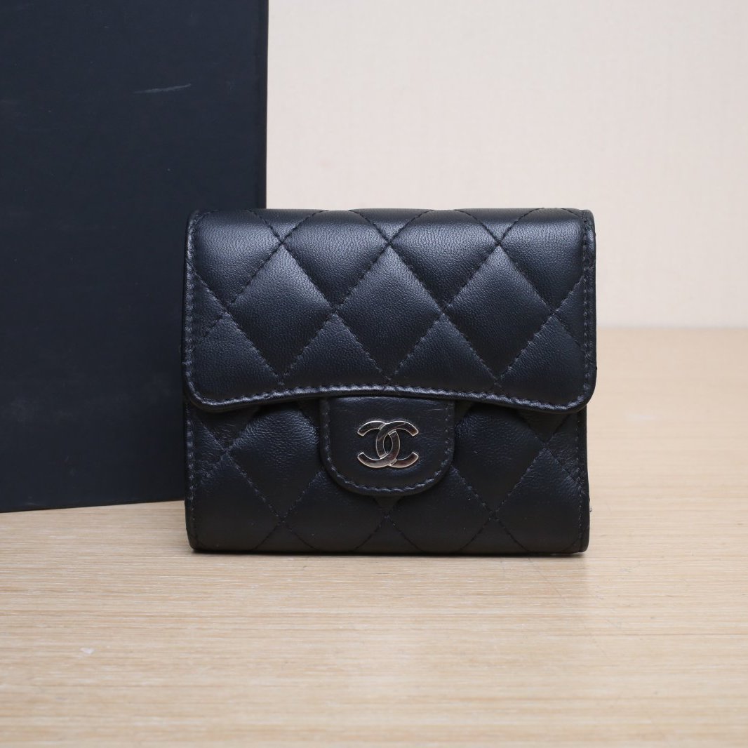 95新 Chanel/香奈儿 大头专场 黑色 皮革S 23开 银扣 钱包