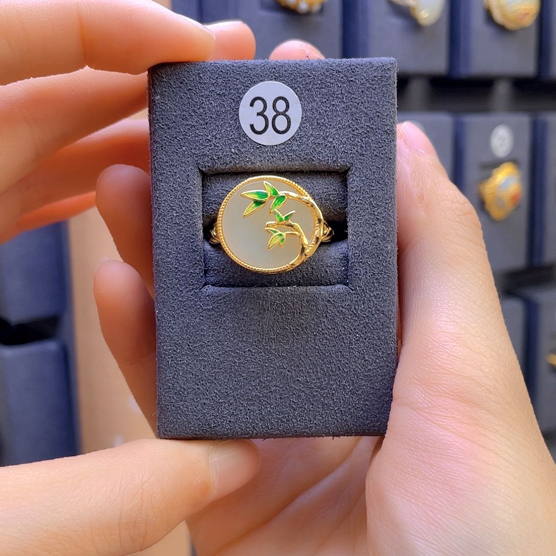 和田玉戒指银S925镀金镶嵌