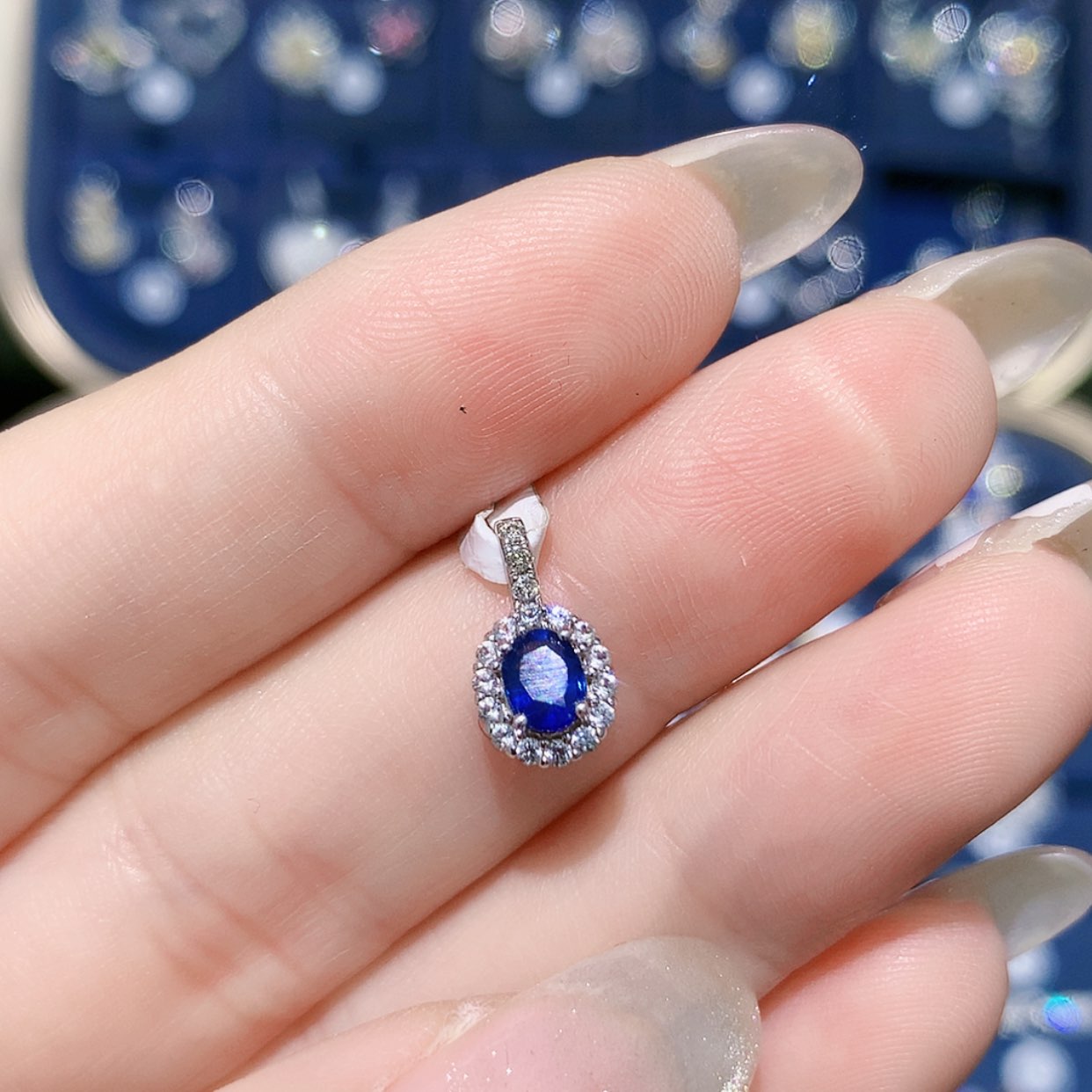 【闪购商品】吊坠(不含链)蓝宝石18K金镶嵌