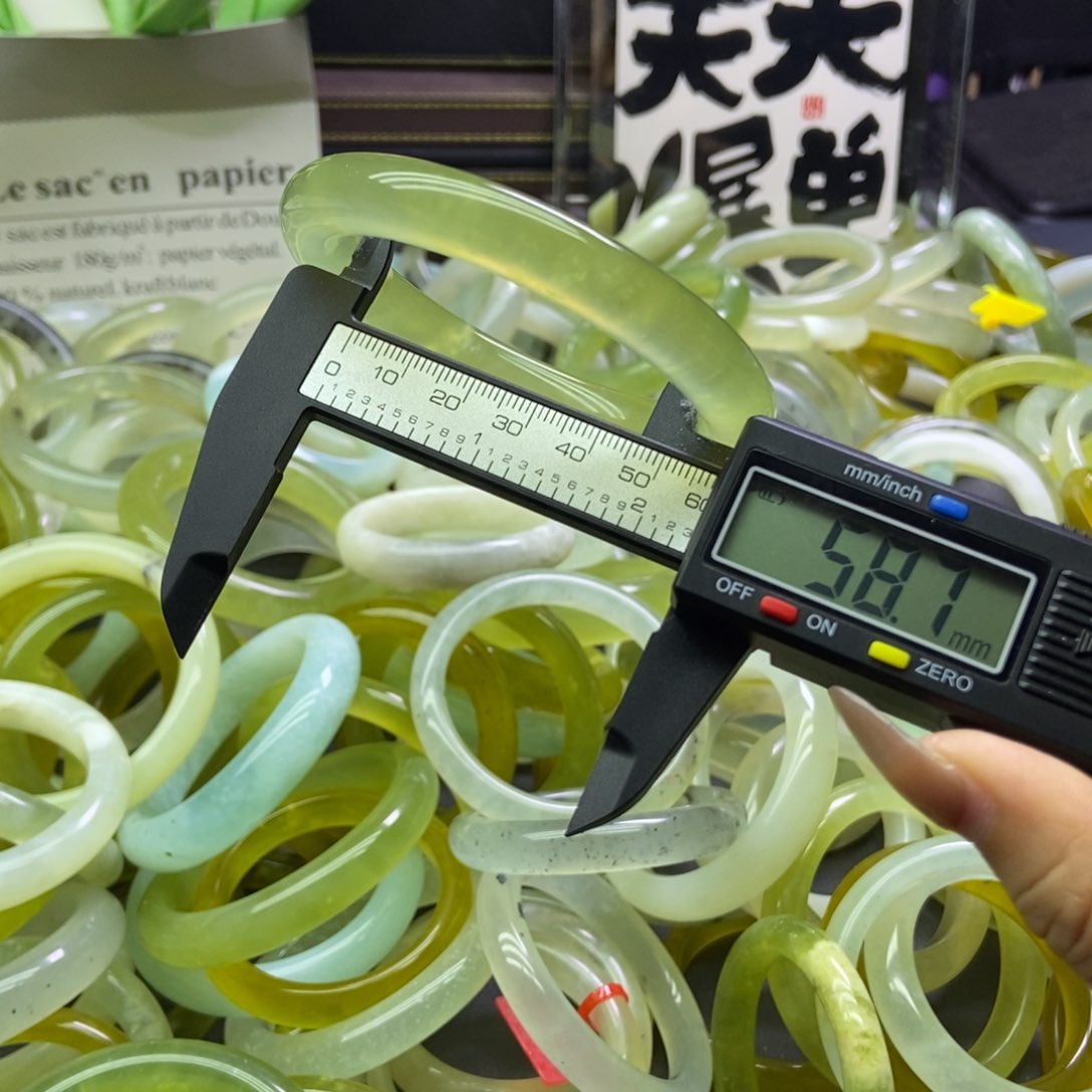 未镶嵌蛇纹石玉手镯27