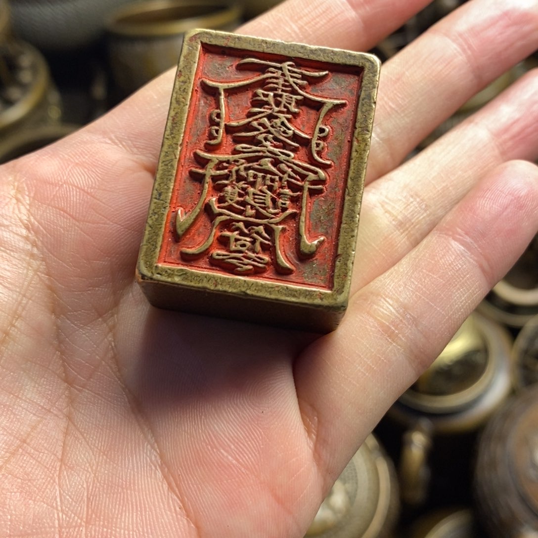 精美铜器做工精良