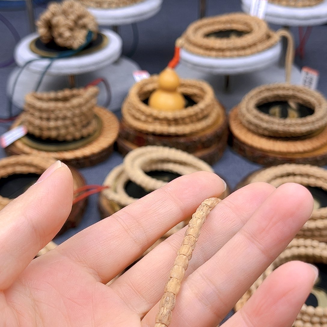 柏香籽/百香籽吊坠哈****?