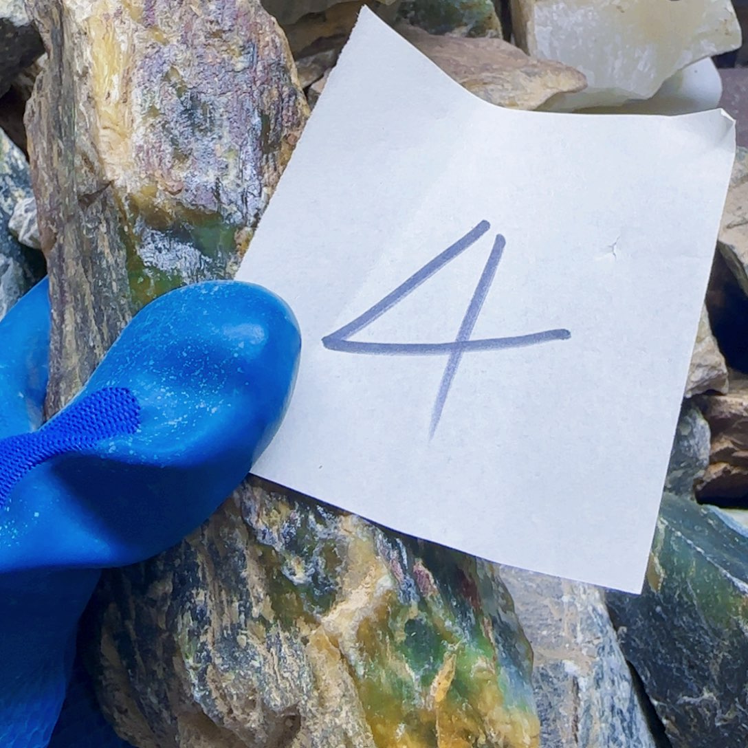 瞅***️蛇纹石玉未镶嵌原石