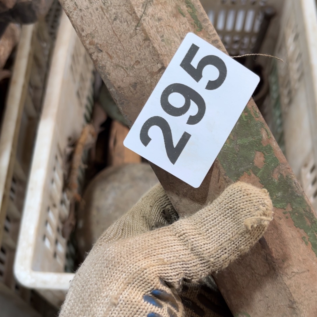 黄***陶一物一图，工艺品。