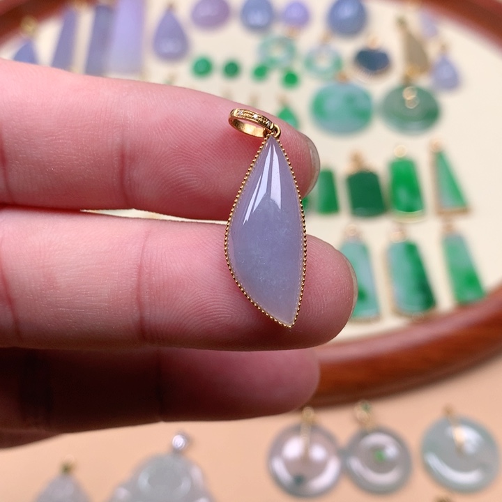 翡翠吊坠(不含链)18K金镶嵌