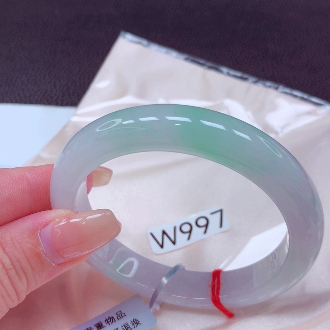 翡翠手镯未镶嵌手镯