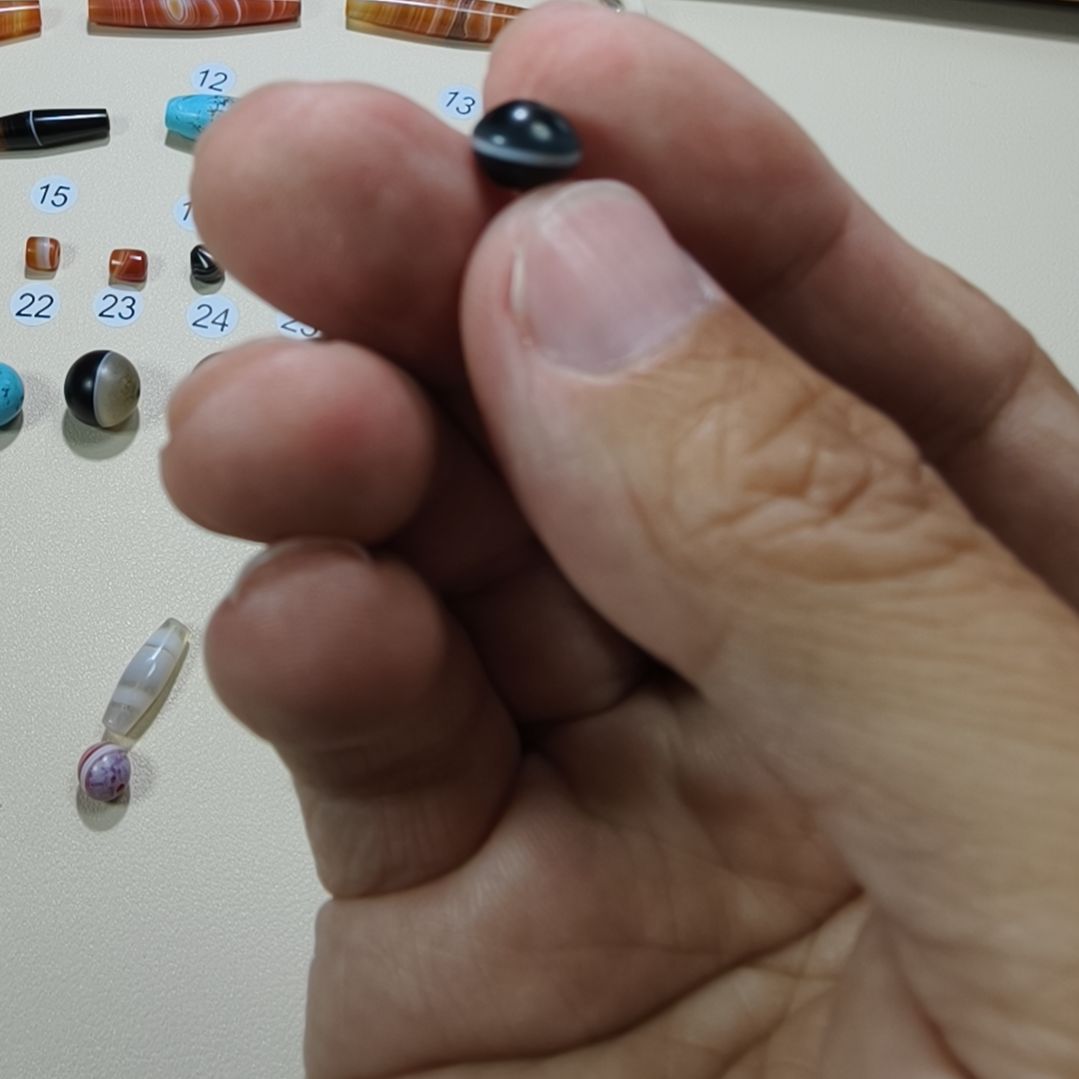 玛瑙/玉髓未镶嵌天然原矿玛瑙