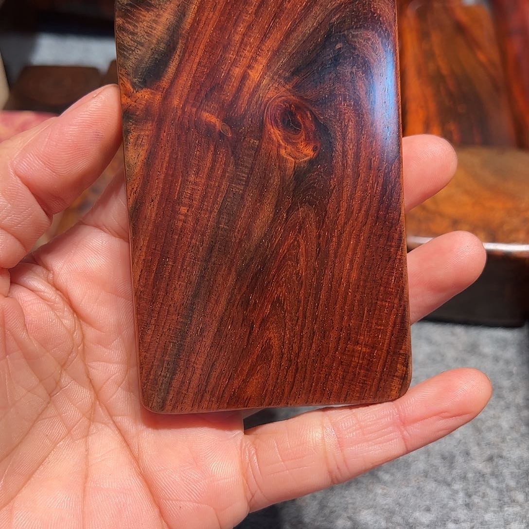 飞***丹交趾黄檀（大红酸枝）