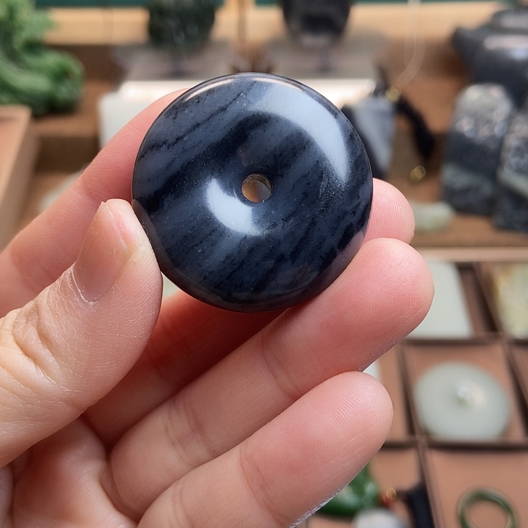 和田玉（糖玉）颈饰未镶嵌