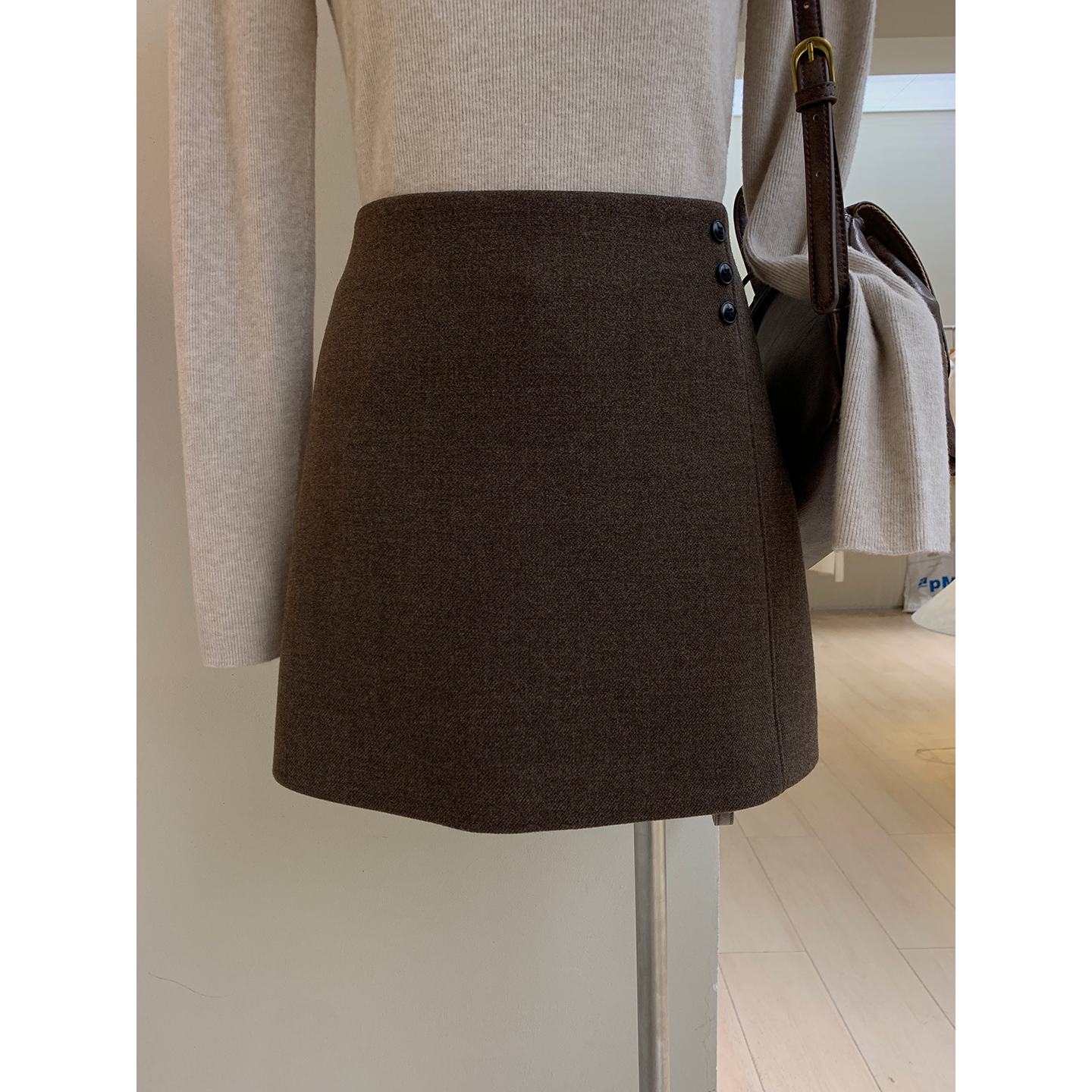 小巧侧边单排扣羊毛质感毛呢半身裙高腰百搭A字裙防走光包臀短裙