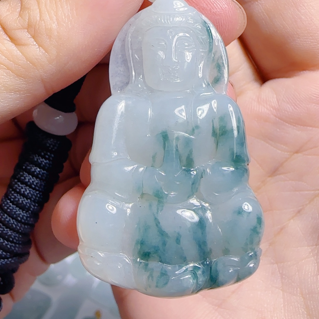 翡翠未镶嵌颈饰观音