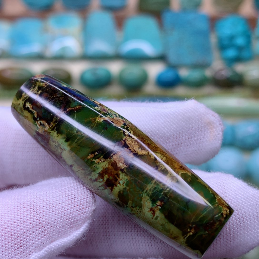 绿松石颈饰未镶嵌