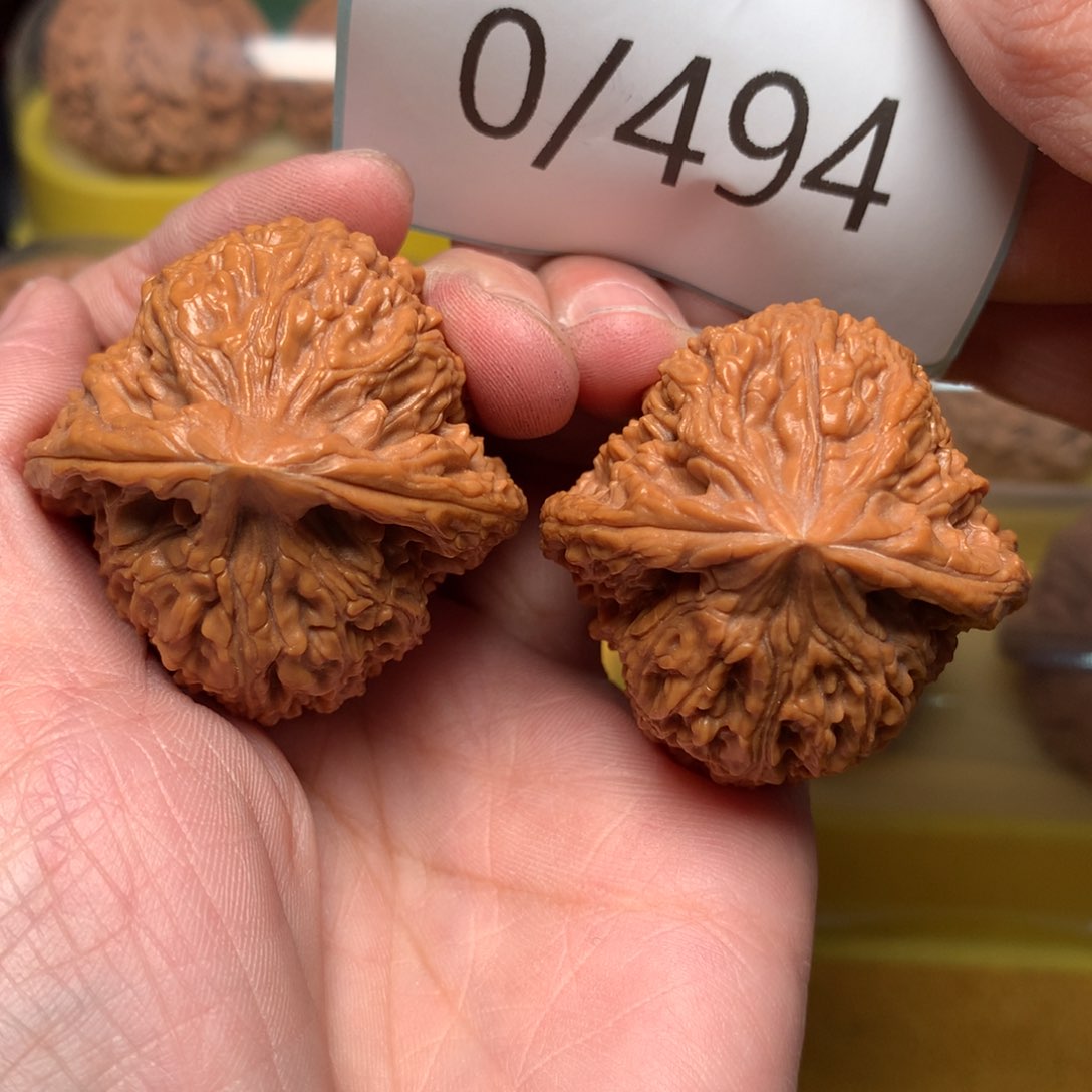 文玩核桃把件红皮炮弹南疆石40