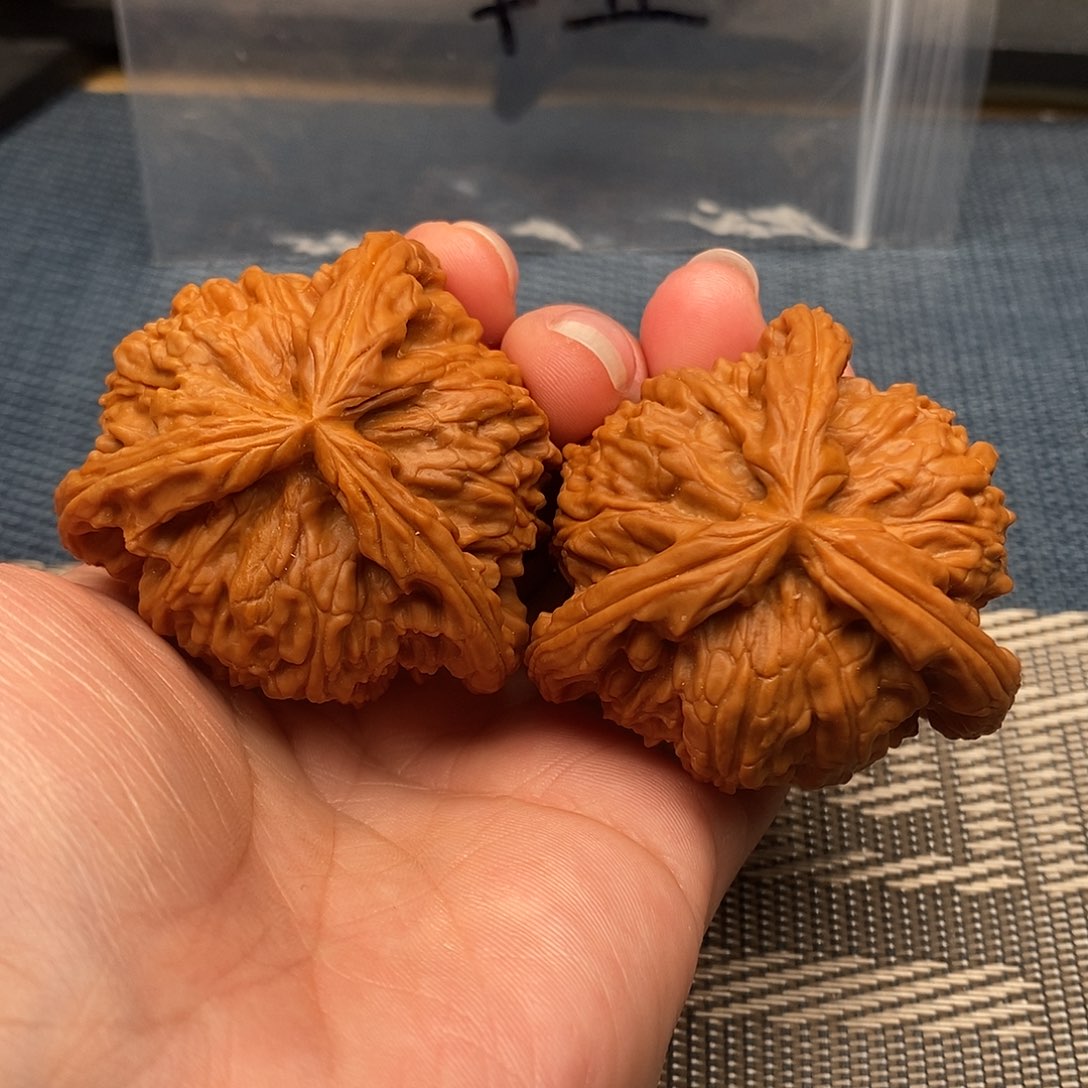 飘***飘吊坠文玩核桃三棱