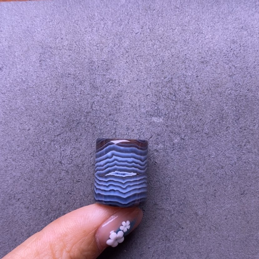 【闪购商品】未镶嵌玛瑙/玉髓珠宝奇石比****布