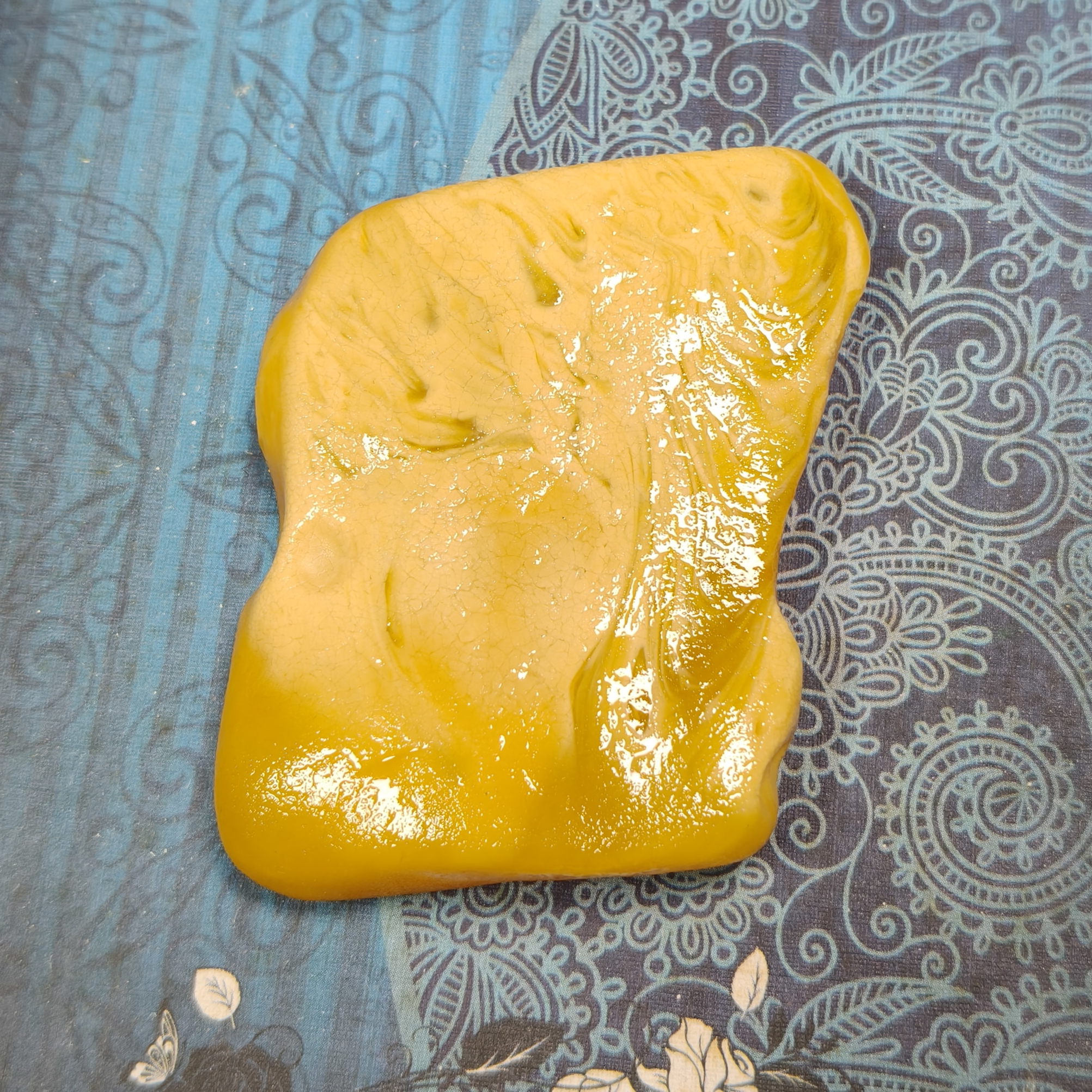 天然琥珀蜜蜡全皮拉丝无事牌白蜡重量约36.5手把收藏打孔不退换